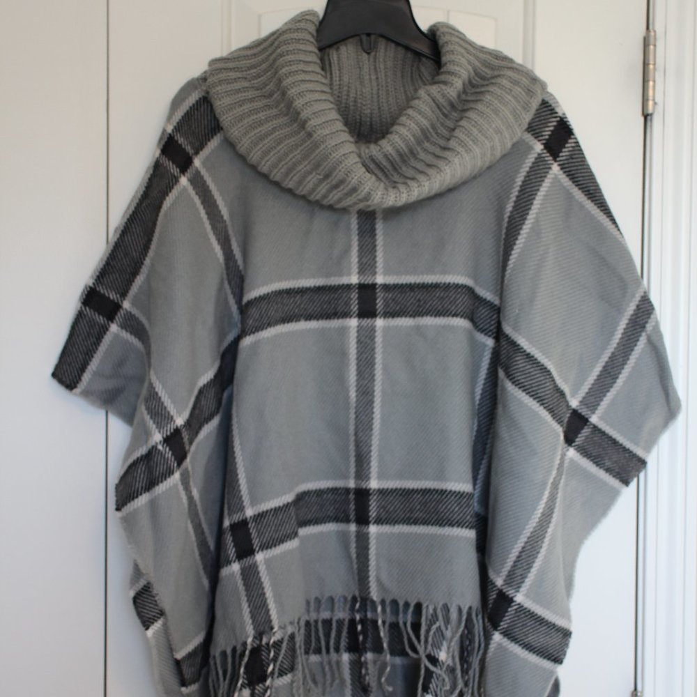 Apt. 9 Plaid Gray and Black Poncho Sweater NWT